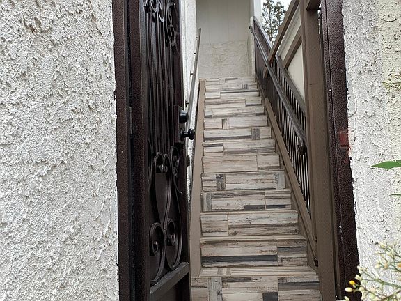 5th image of 6273 Yolanda Ave #6271