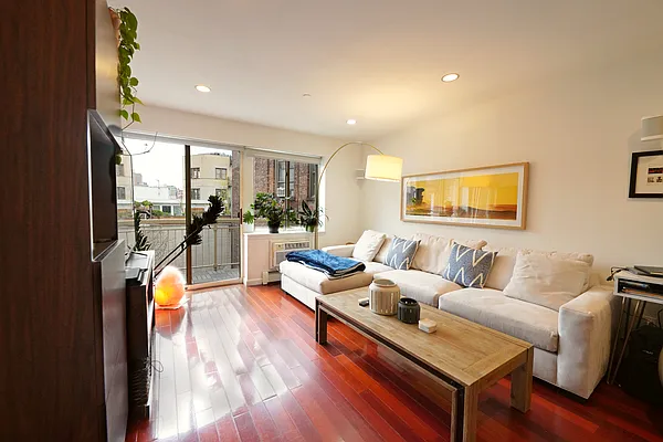 Rented by Superstar Real Estate LLC | media 7