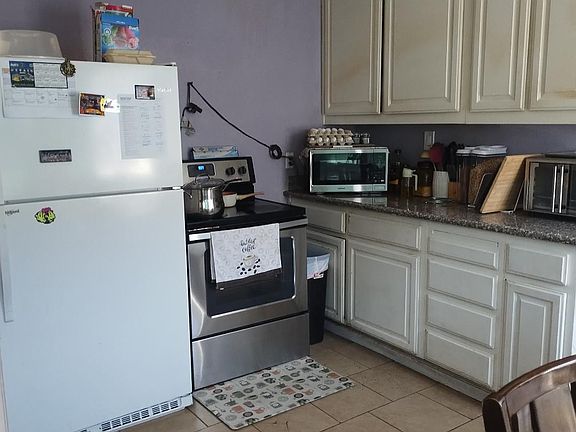 3rd image of 329 Atlanta Ave