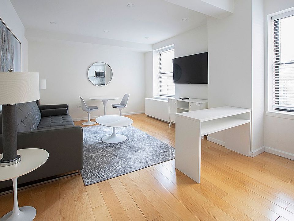 1st image of 150 W 51st St APT 1520