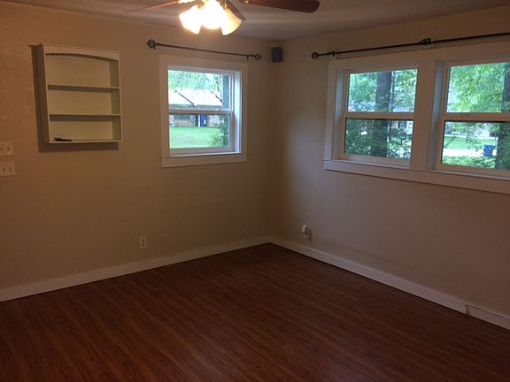 2nd image of 405 Gibson St