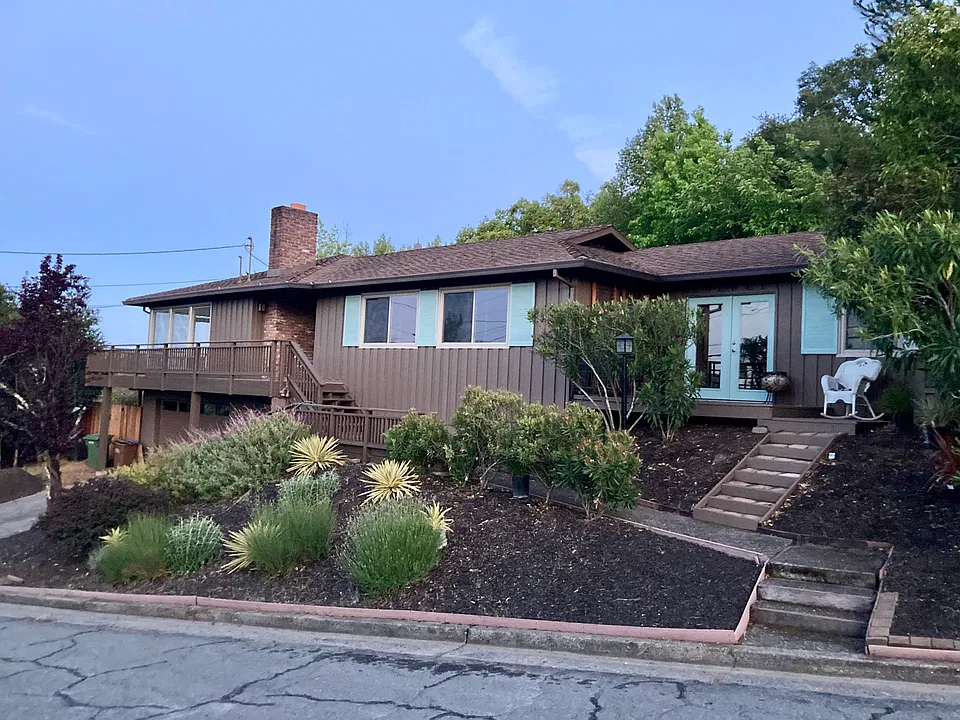 59 Woodside Dr