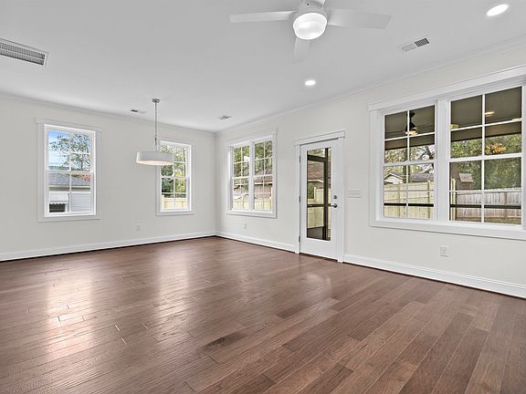 5th image of 102 Wilkins St