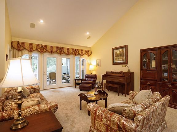 5th image of 6677 Miami Woods Dr