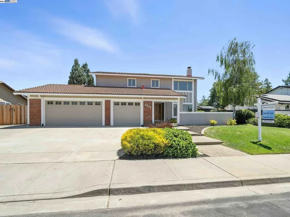 2858 Superior Dr, Livermore, CA 94550