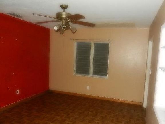 4th image of 8107 N Newport Ave