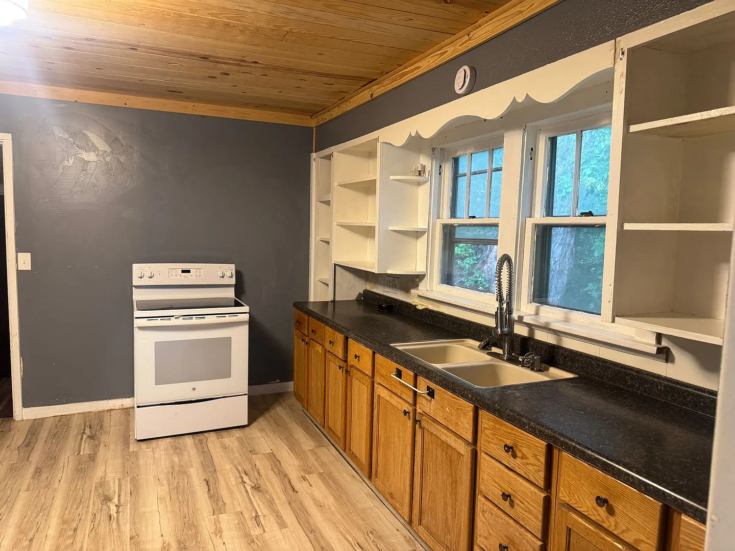 3515 S 11th St. St. Joseph, MO 64503 — Photo 3