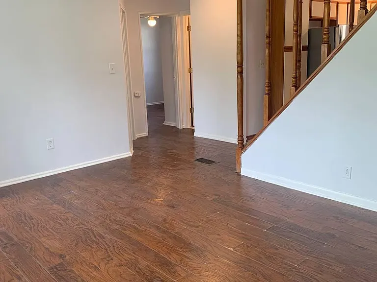 11 Pelham Ave — Photo 8