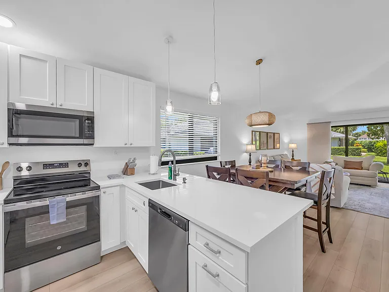 836 Club Dr — Photo 19