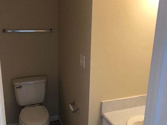 4th image of 4208 Wilshire Dr