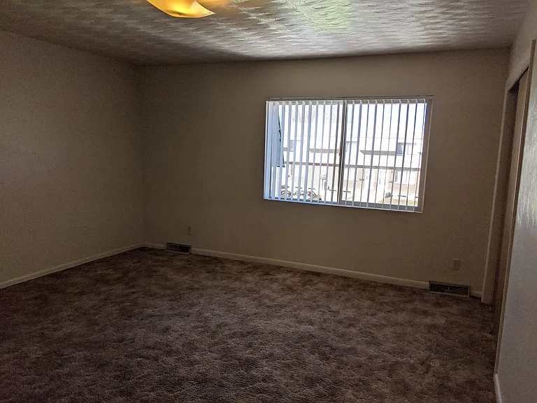604 Roma Ct #C — Photo 10