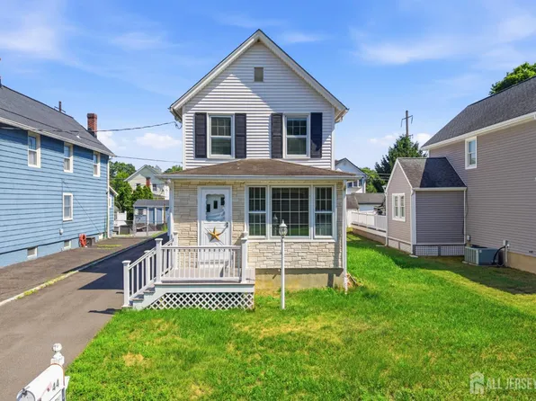 44 John St, Helmetta, NJ 08828