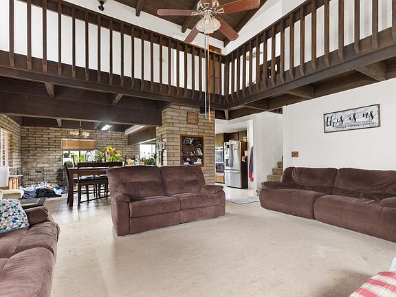 4th image of 3781 Larkin Rd