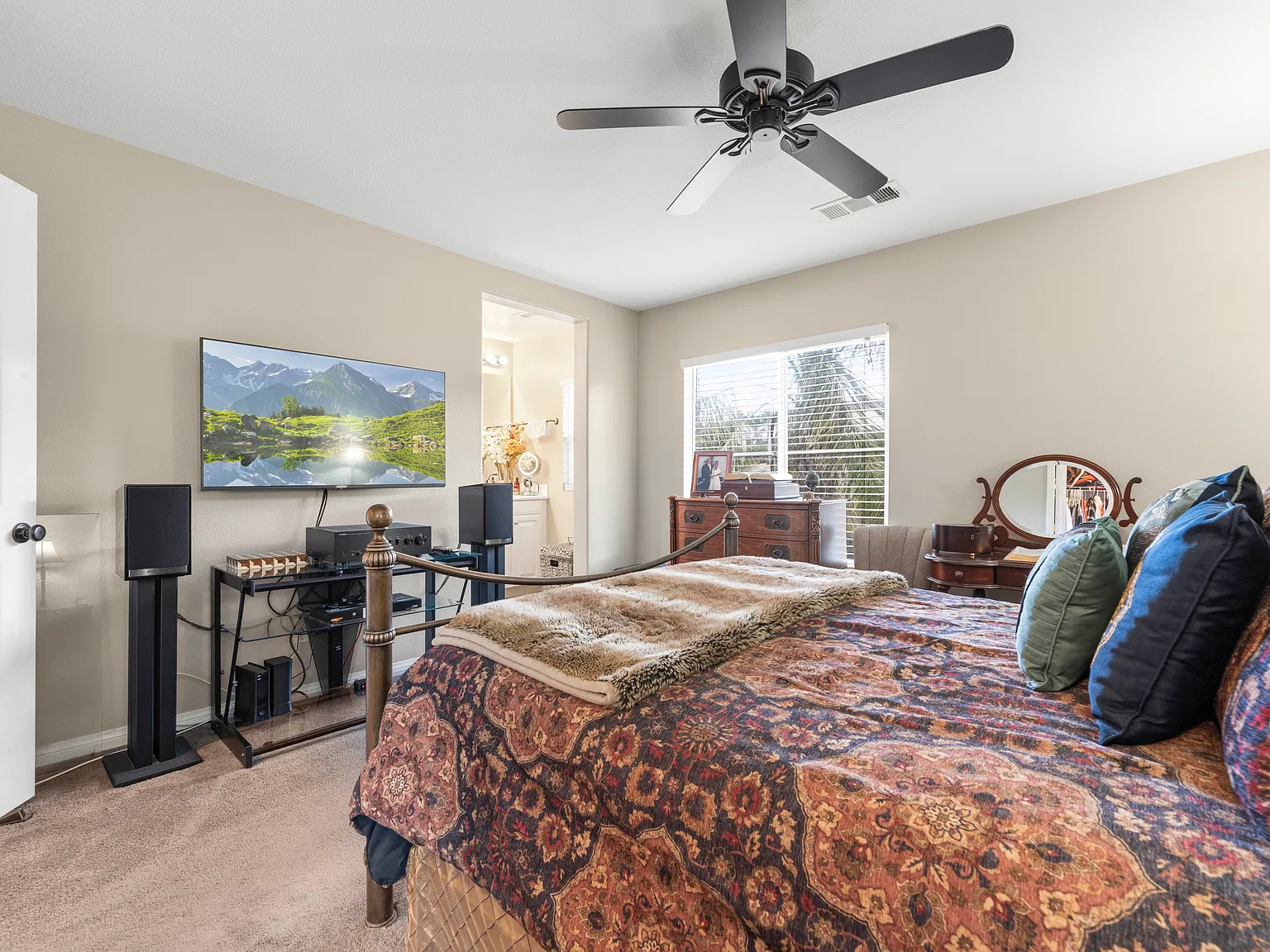 2 bed, 1440 sqft, $3,000 — Photo 3