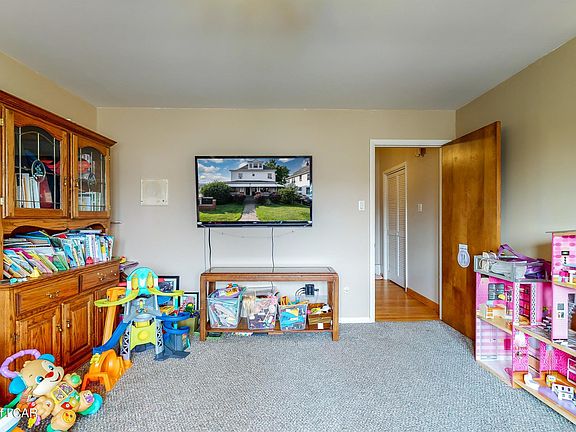 4th image of 258 Zerby Ave