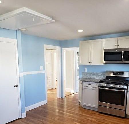 4th image of 52 Warren Ave #0