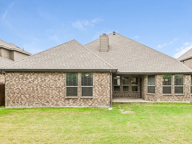 325 Strait Ln — Photo 16