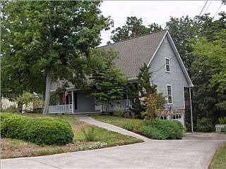 1st image of 374 Leona Dr