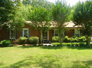 5707 Greenview Dr, Greensboro, NC 27409