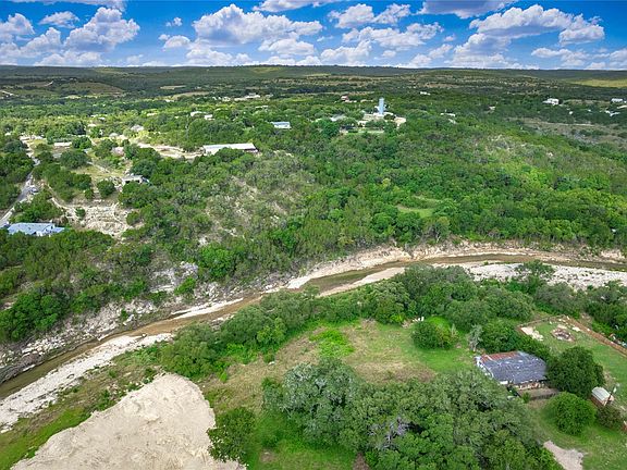 4th image of 28 Windy Valley Rd