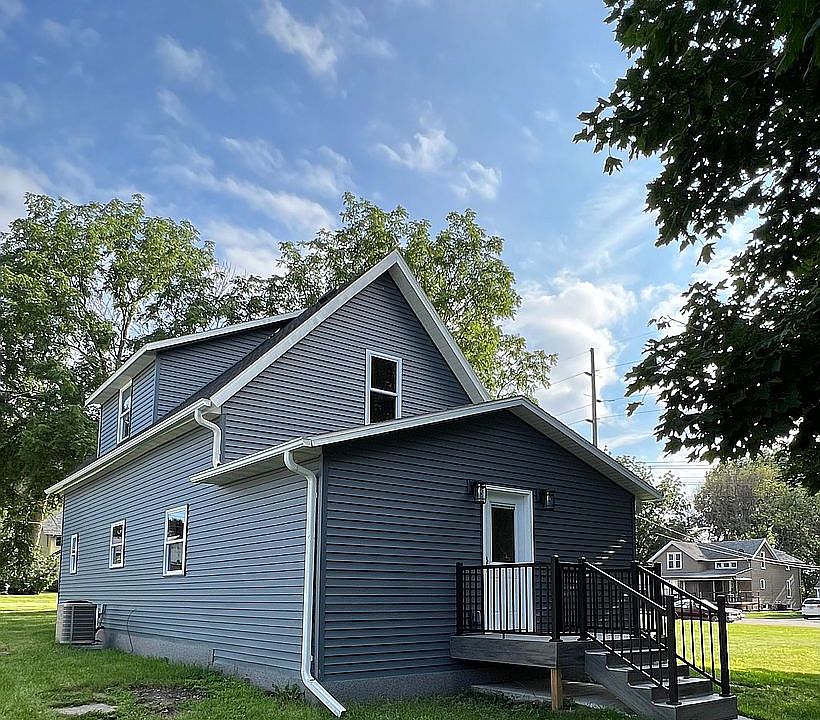 1st image of 114 W Railroad St