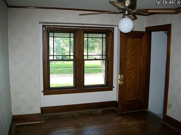 5th image of 706 Kenmore Ave SE