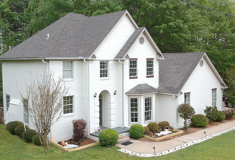 1st image of 194 Woodlawn Dr