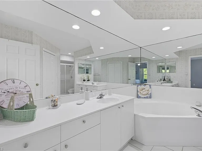 3605 Corinthian Way — Photo 12