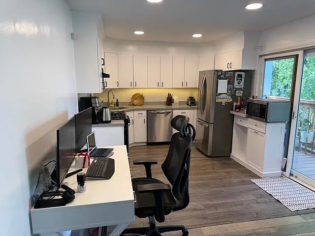 2 bed, 2.0 bath, $3,100 — Photo 3