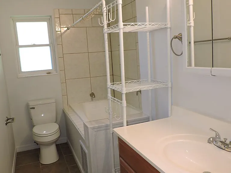 1070 Sagebrush Trl — Photo 17