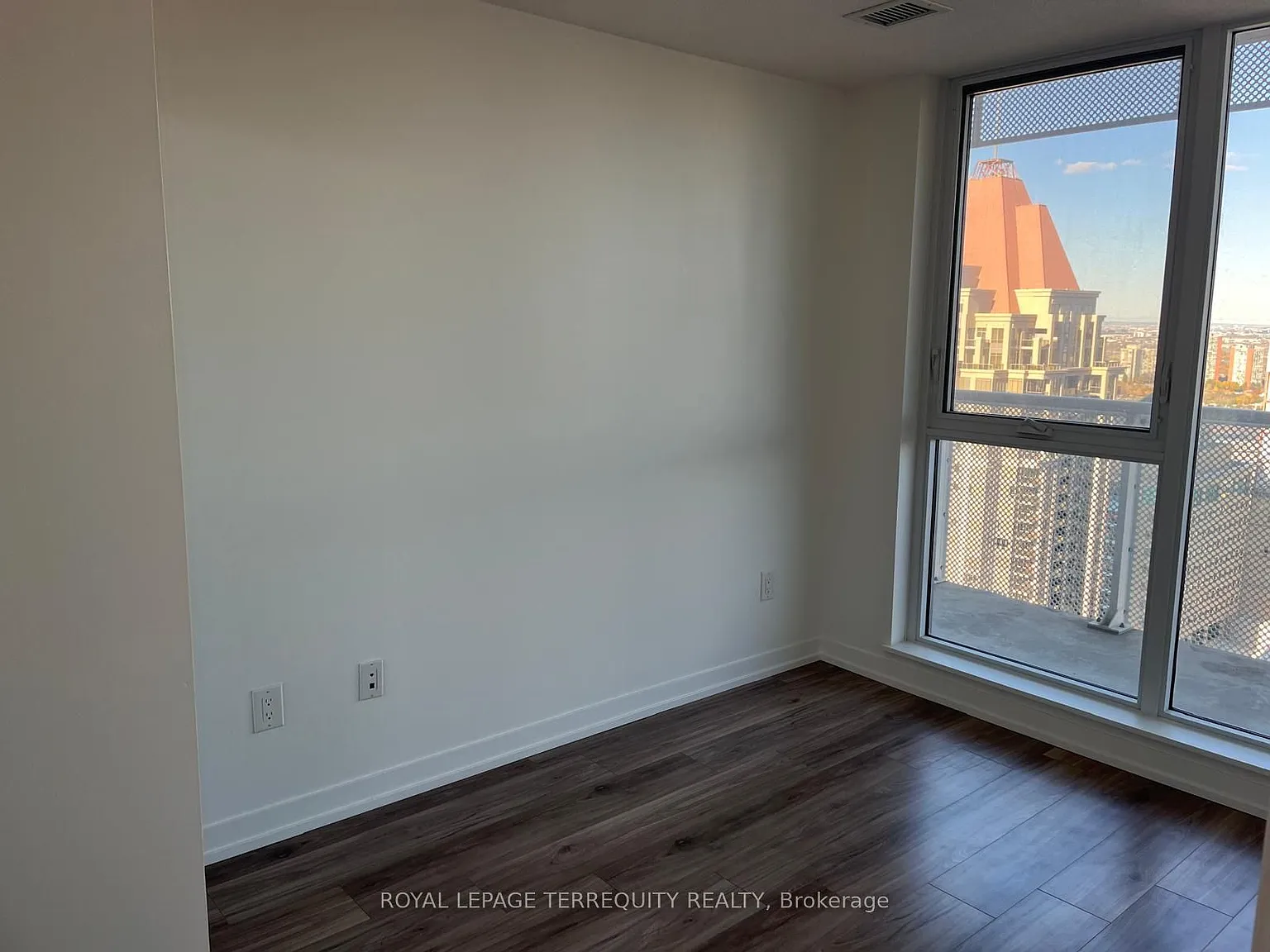 4065 Confederation Pky — Photo 3