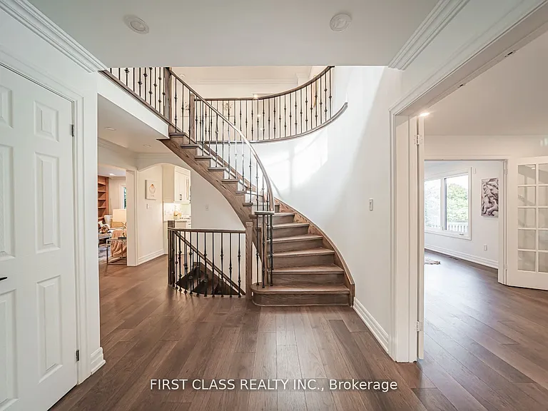 1148 Kingdale Rd — Photo 4