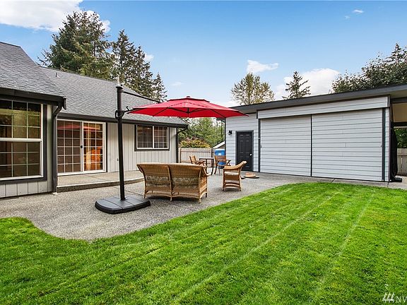 5th image of 4701 NE 7th Ave
