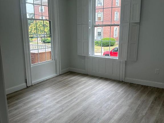 4th image of 386 High St