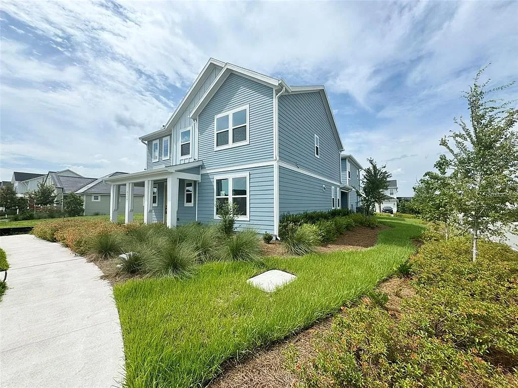 3 bed, 2.5 bath, 2471 sqft, $3,500 — Photo 2