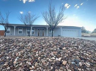 17739 E Hummingbird Ln, Mayer, AZ 86333