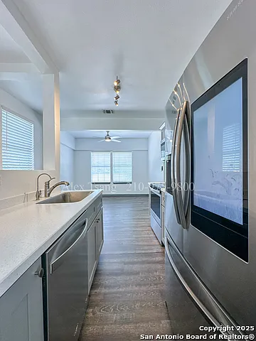 802 Montana St #2 — Photo 10