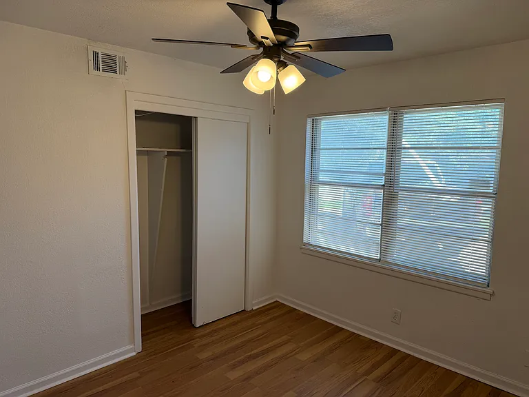2800 W Fuller Ave — Photo 19