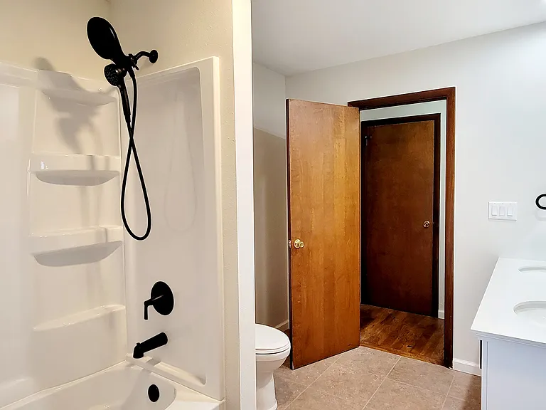 4194 Saint Catherine Rd — Photo 12