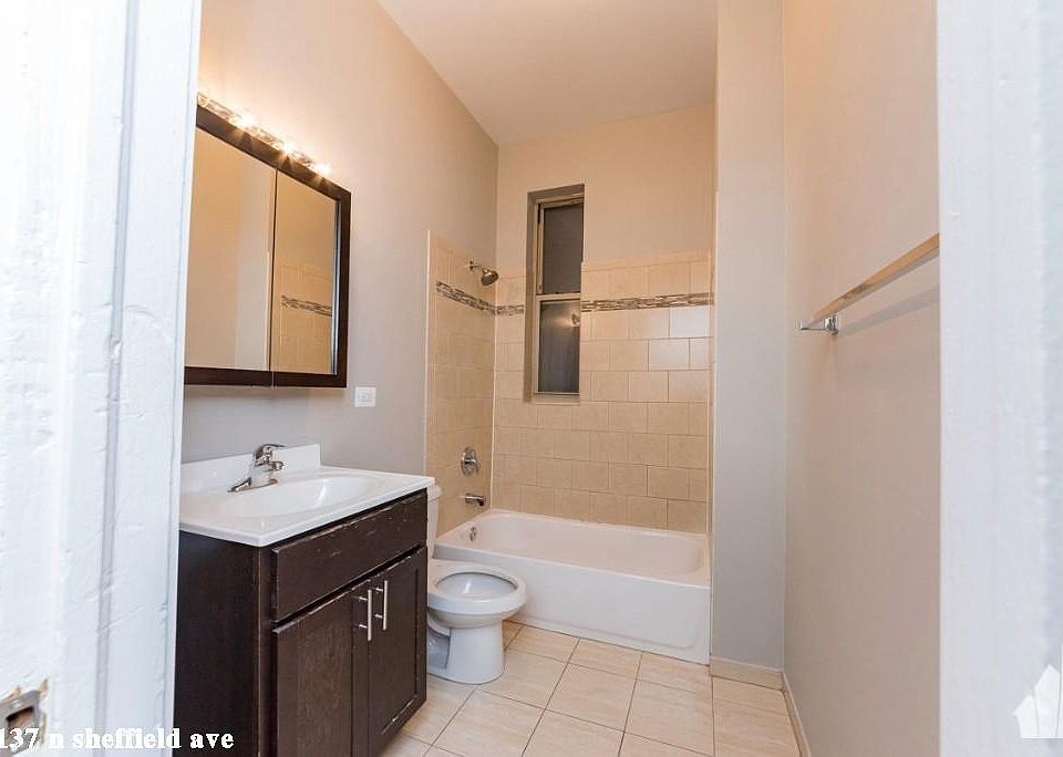 1st image of 2137 N Sheffield Ave #421