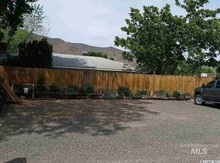 523 6th St, Clarkston, WA 99403