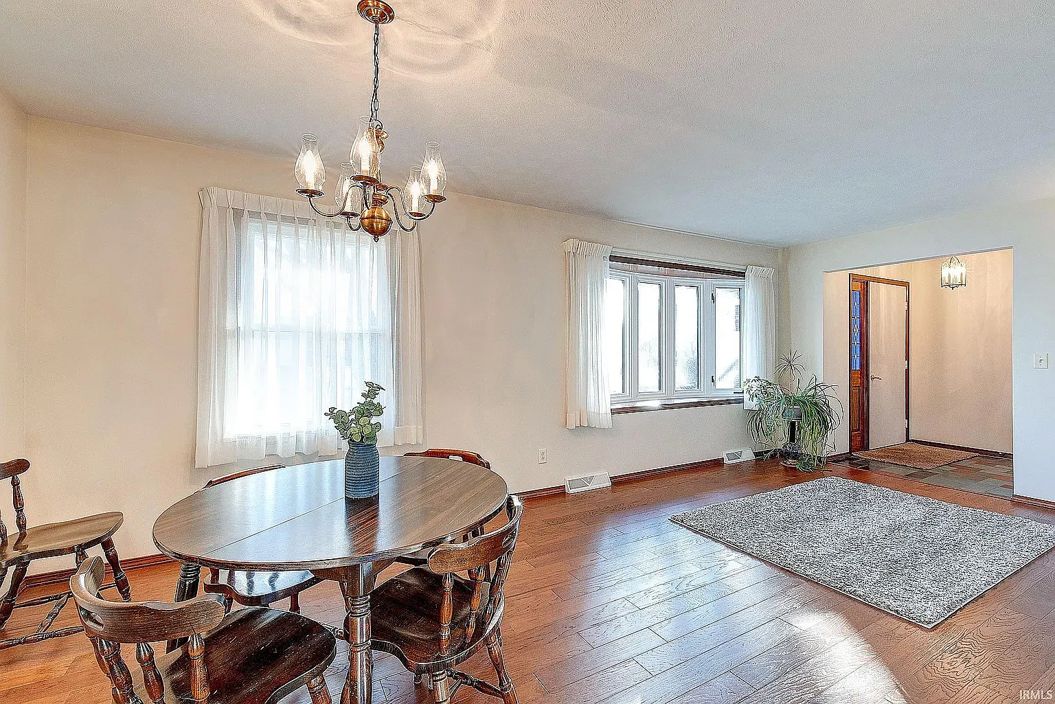 3 bed, 1630 sqft, $1,800 — Photo 4