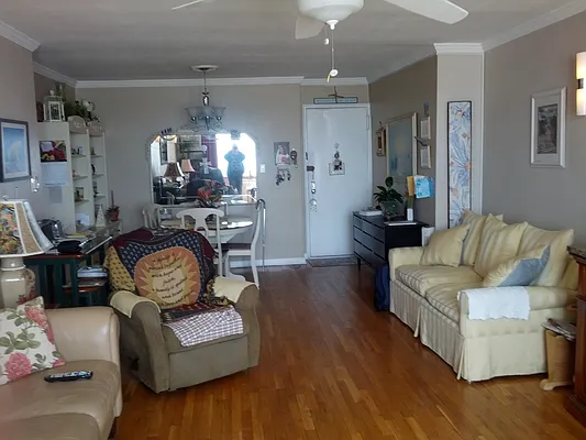 Sold by Georgine Podhorsky, LREB | media 23