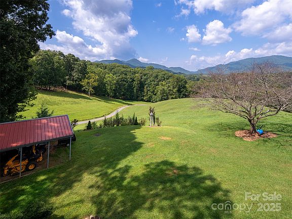 6th image of 50 Holland Ridge Dr
