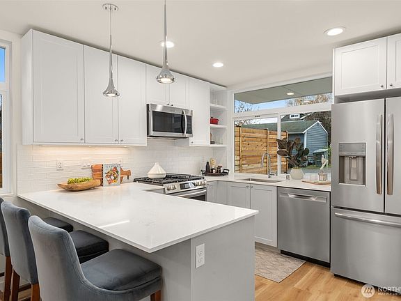 3rd image of 3640 A 13th Avenue W