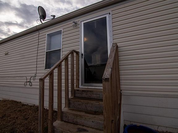 5th image of 19 Moyano Dr