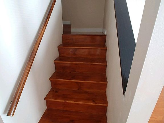 2nd image of 619 Idlewood Ln