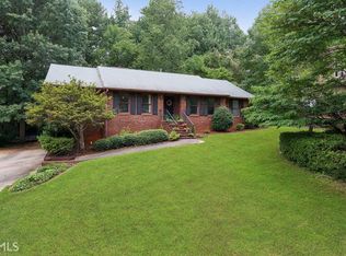 6831 Creekwood Dr, Douglasville, GA 30135