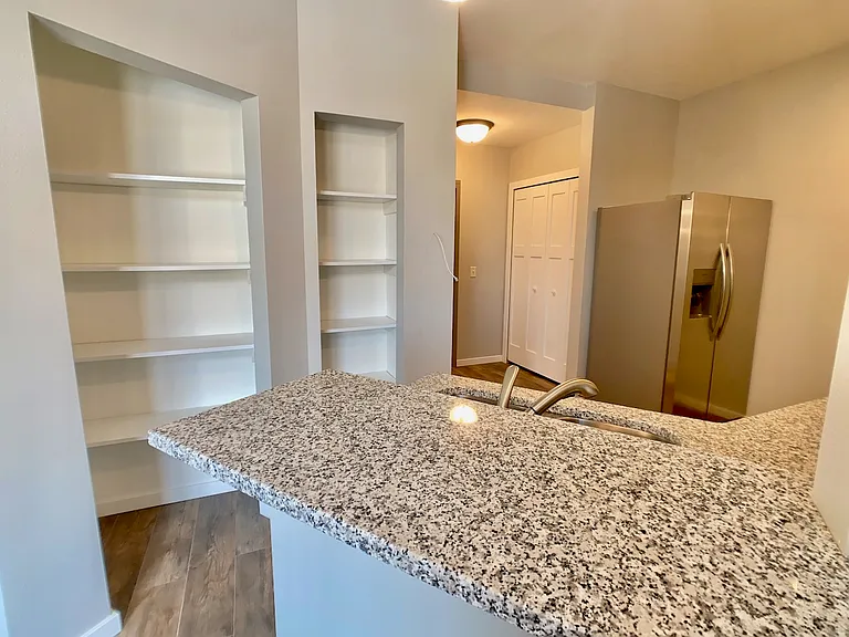 207 4th St E #25 — Photo 4