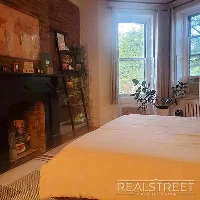 Rented by Real Street Inc | media 5